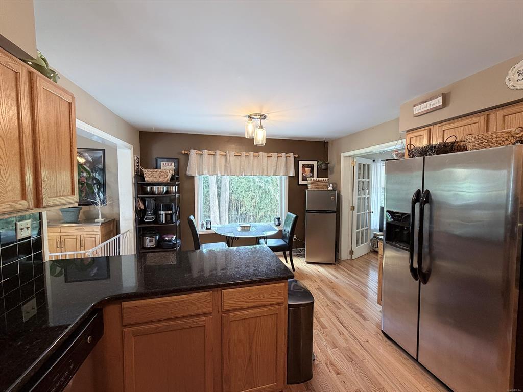 30 Lagana Ln Norwalk CT 06850 Kitchen view 4 of 5