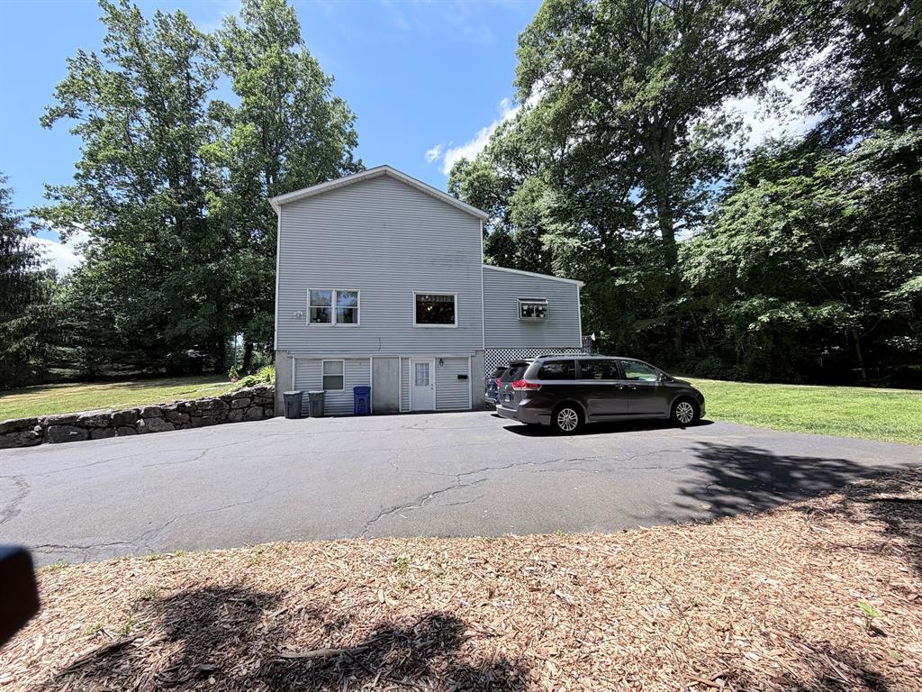 30 Lagana Ln Norwalk CT 06850 Side Parking