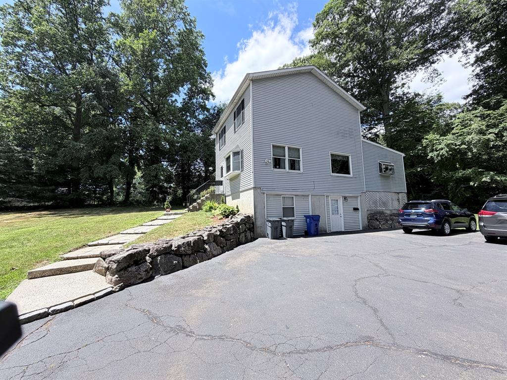 30 Lagana Ln Norwalk CT 06850 Side Parking & Driveway