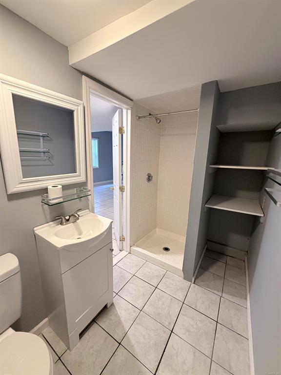 30 Lagana Ln Norwalk CT 06850 In-Law Full Bathroom