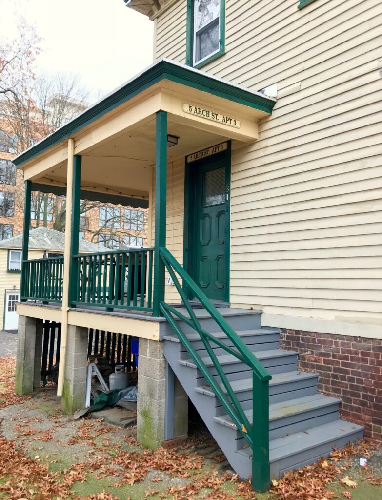 5 Arch Street SONO CT Side Enterance