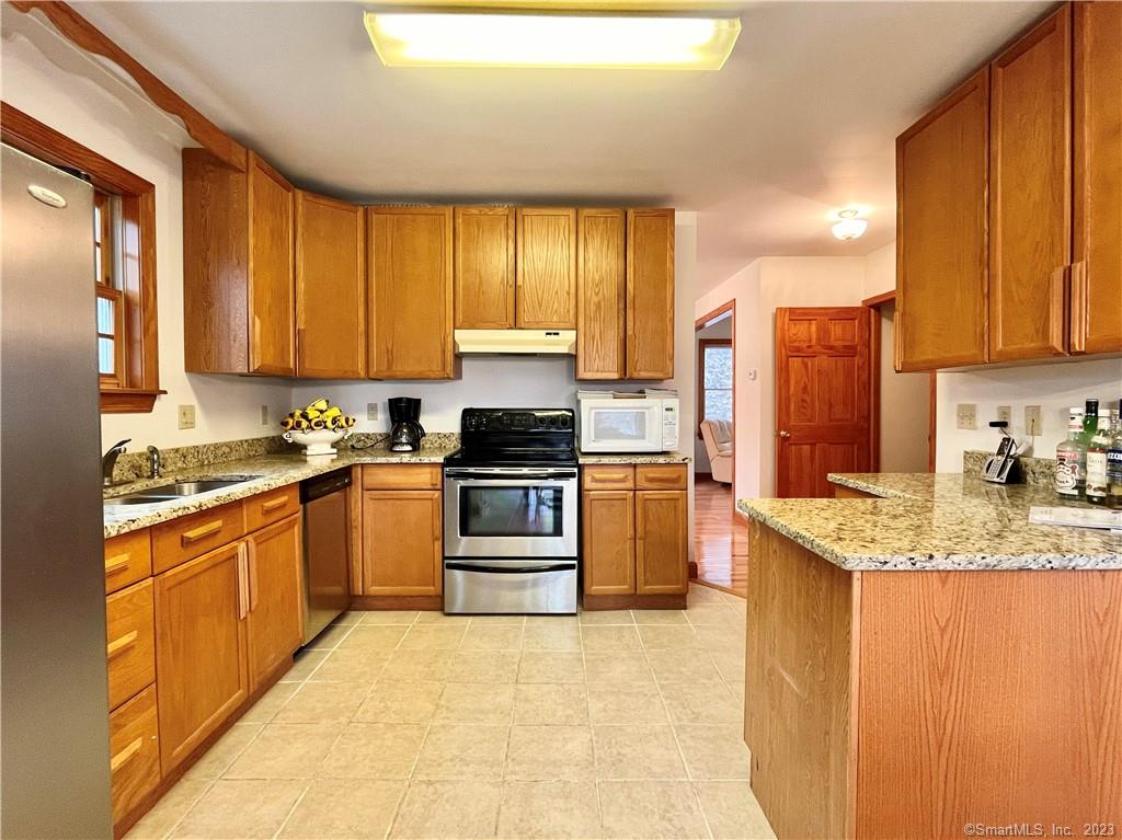 Stainless Steel appliances. 7 Cora Lane, Wilton CT For Sale