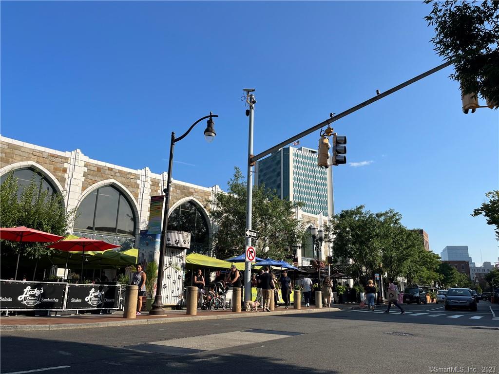 Minutes walk to downtown Stamford - The Biltmore