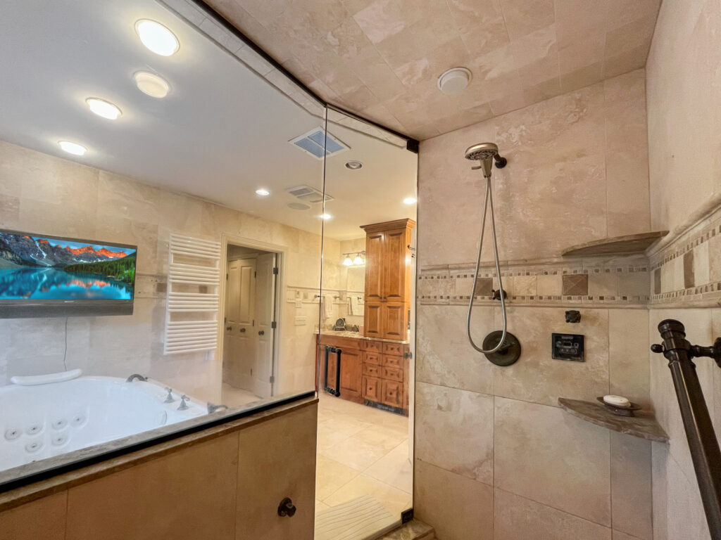 1 Meeting Grove Lane, Norwalk, CT 2nd Floor Bedroom Suite Full Bathroom Walk-in Shower