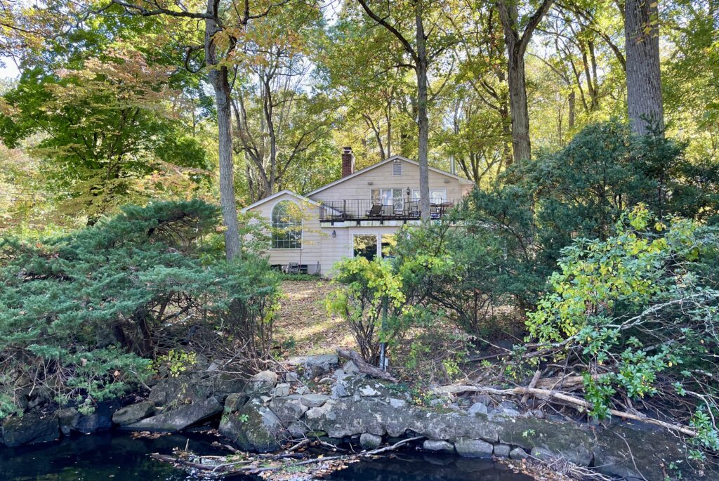 1 Meeting Grove Lane, Norwalk, CT exterior rear view and nature view