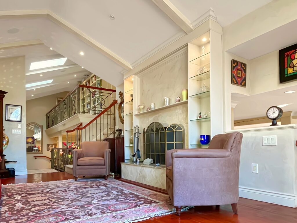 1 Meeting Grove Lane, Norwalk, CT Formal Living Room - vaulted ceilings, hardwood floors and fireplace