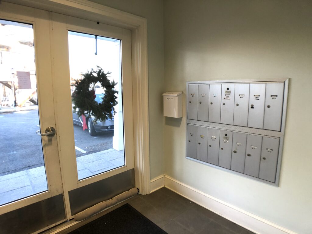 Main Entrance & Mail Room