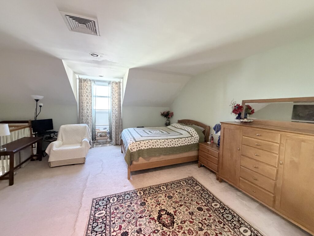 Level 3 Bedroom Suite - 10 West Street #12 Stamford CT 06902